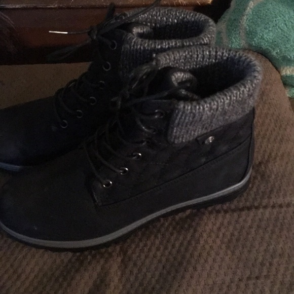 Boots - Picture 3 of 4